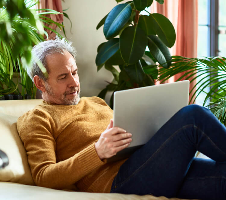 Recovery scam warning illustration